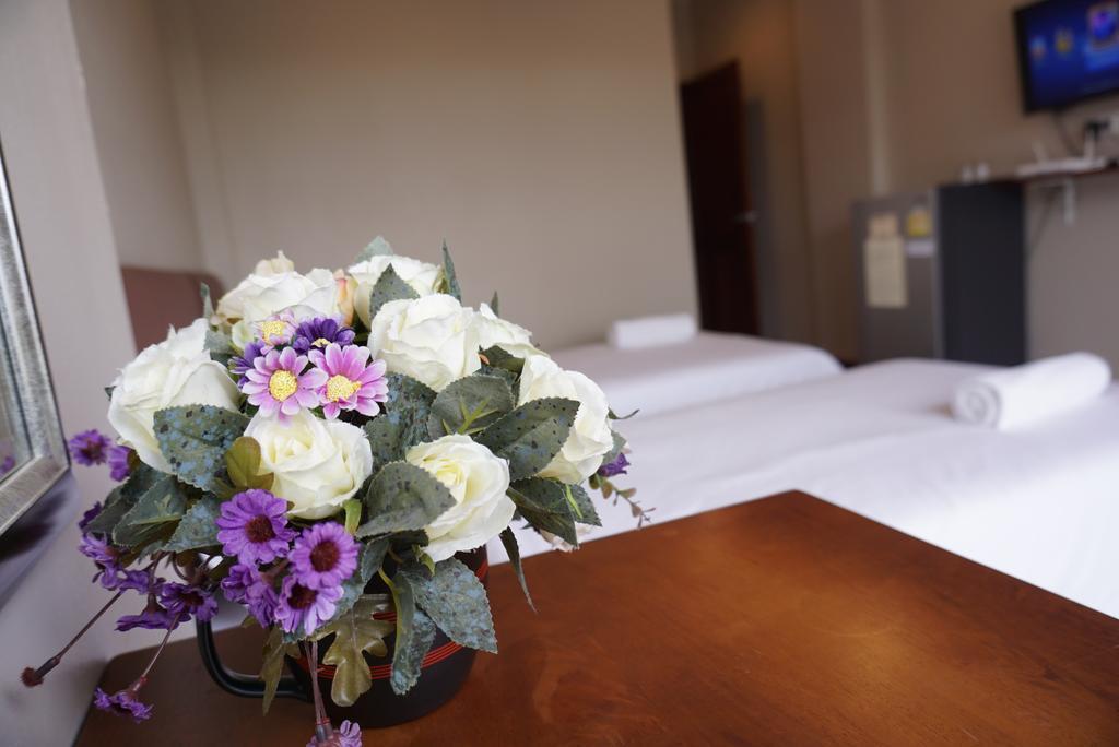 Chompu Nakarin Apartment Trang Zewnętrze zdjęcie