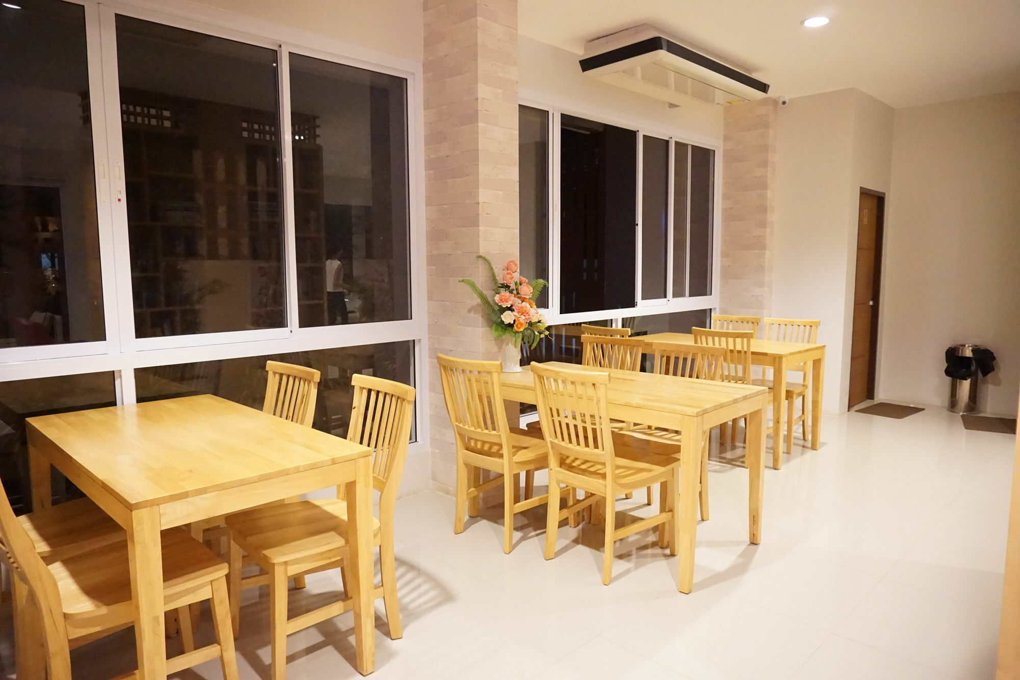 Chompu Nakarin Apartment Trang Zewnętrze zdjęcie